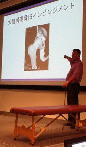 Dr. Mike Voight presenting to Japanese physicians and physical therapists.