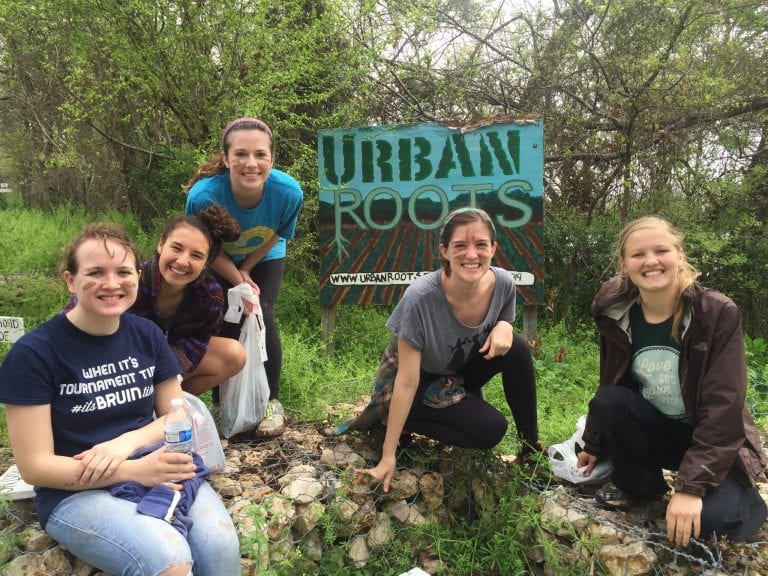 Students Choose Service on Spring Break