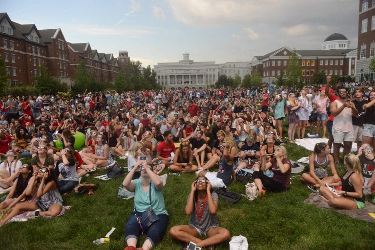 Thousands Enjoy Eclipse Totality on Belmont’s Campus
