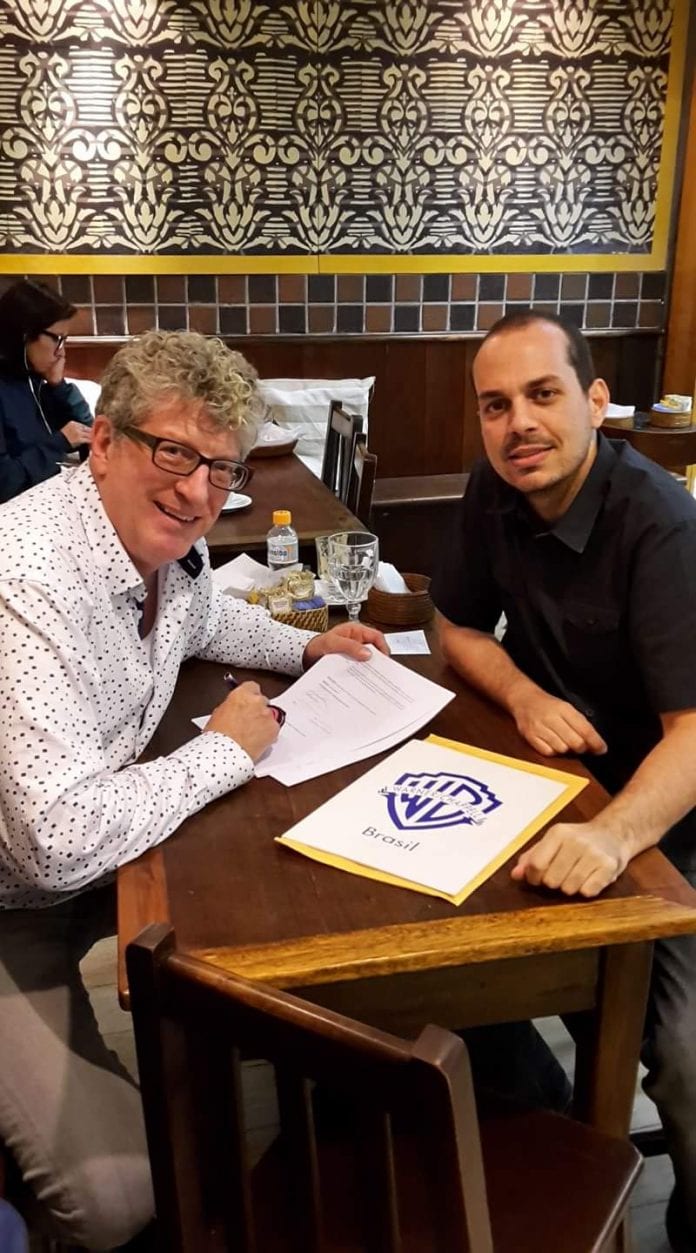 Dan Keen and Filippe Siqueira signing contract