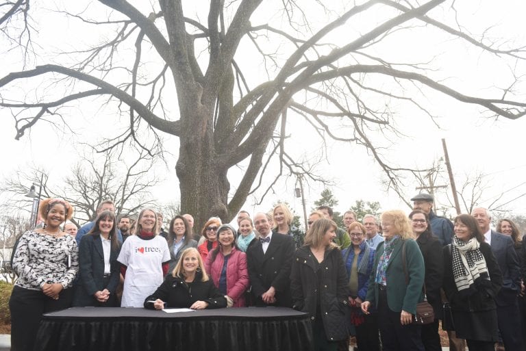 Mayor Barry Signs Executive Order on Belmont’s Campus Recognizing Trees as Public Utility