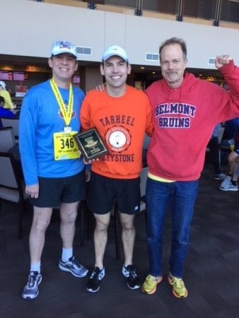 Runners pose for a photo! 