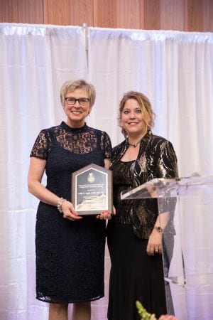 Taylor receives the Community Nursing Award at a Gala held in Memphis