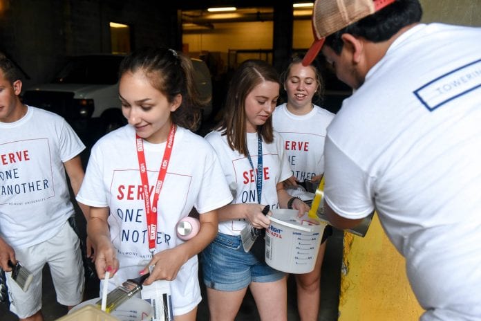 Belmont students gather painting supplies for service project at Nashville General Hospital
