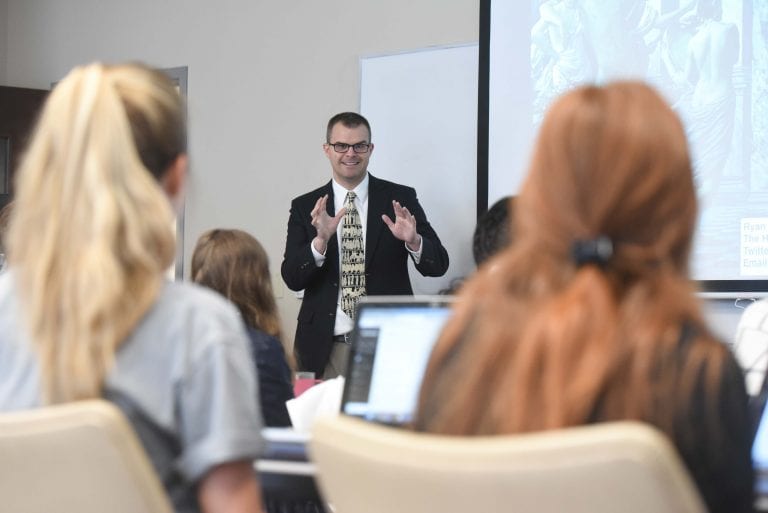 Honors Hosts Public Historian, Podcast Producer