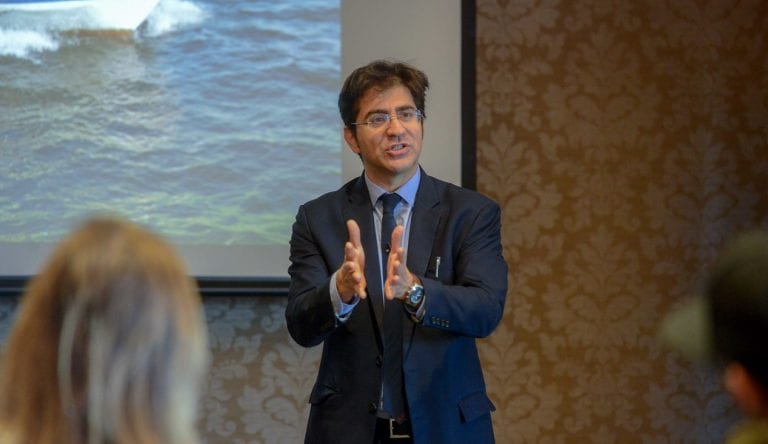 Afshin Molavi Encourages Students to See the World With a ‘Macro Horizon’