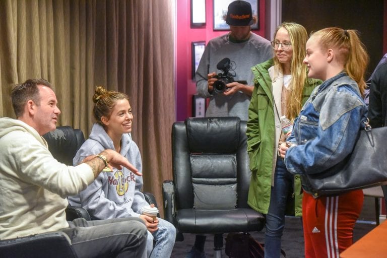 German Pop Star Visits Songwriting Class