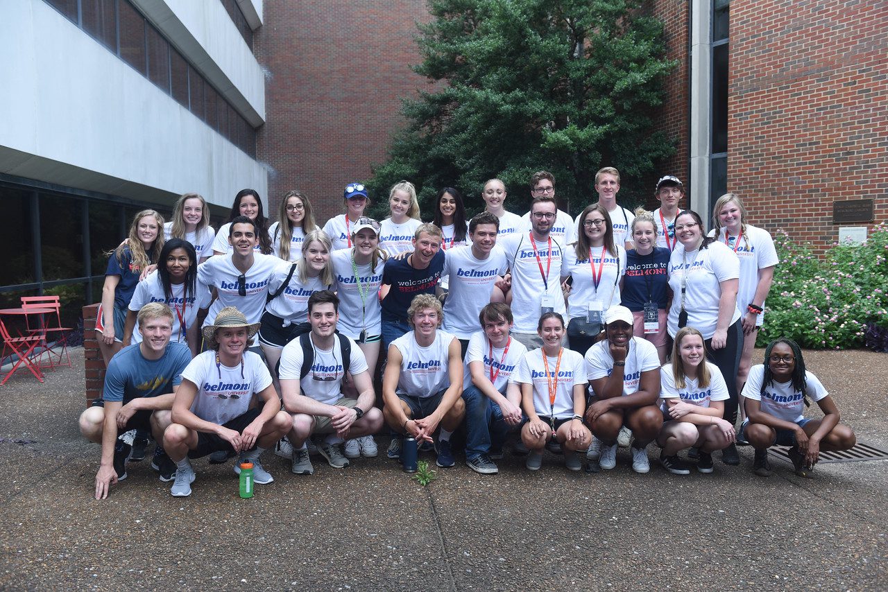 Group photo of Belmont students at Nashville General Hospital