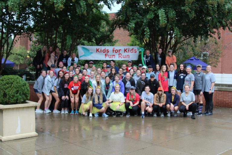 Belmont Physical Therapy Students Volunteer at Annual Sara Walker Run