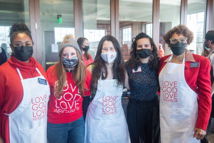 volunteers at lunch