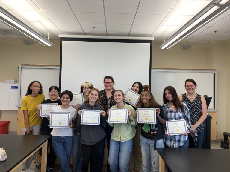 Local High School Students Visit Belmont for Week-Long Lab Experience on Making Invisible Microbes Visible